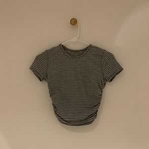 Lululemon grey and white tight crop 🤍